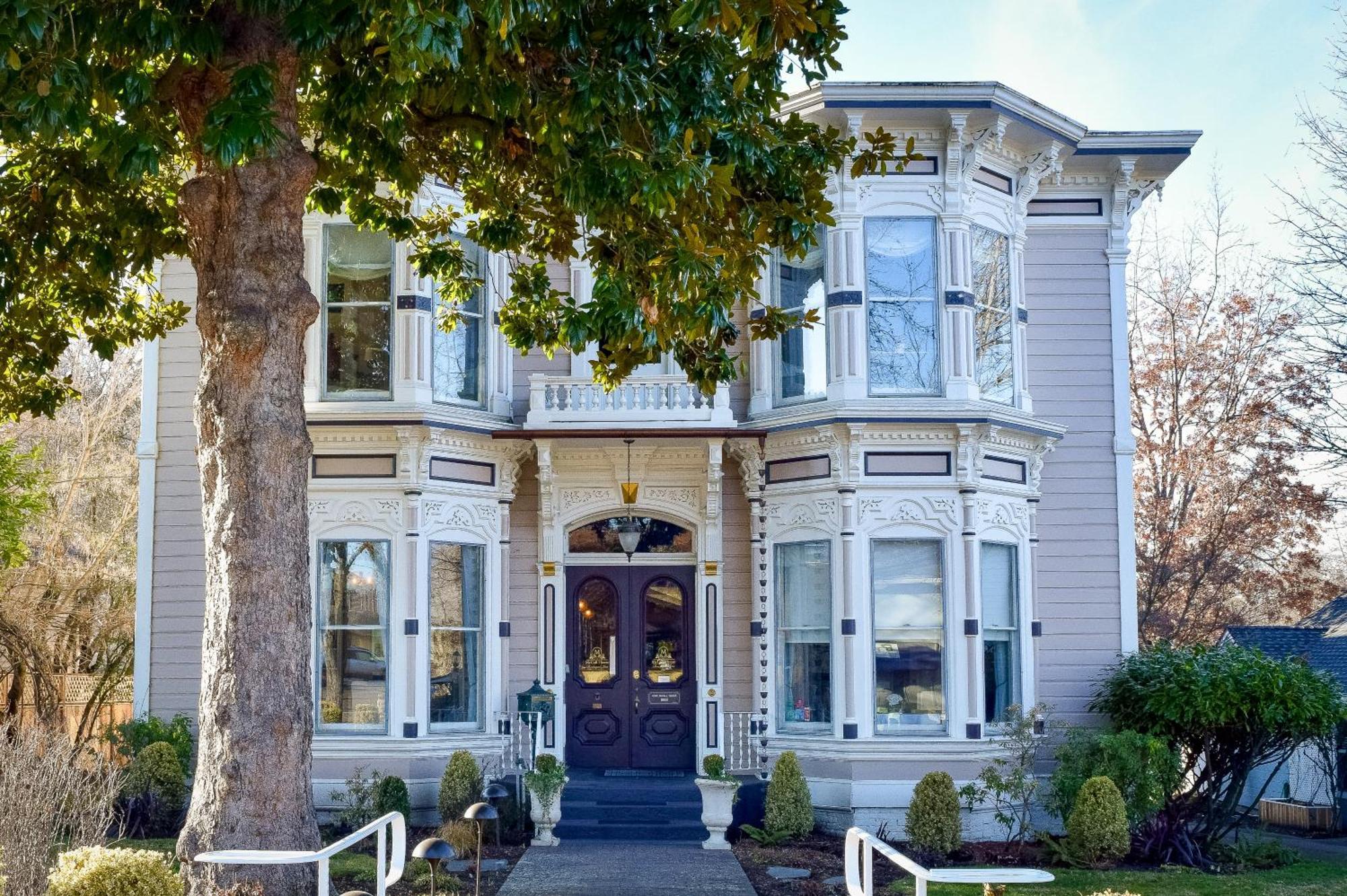 Mccall House Boutique Hotel Ashland Exterior photo